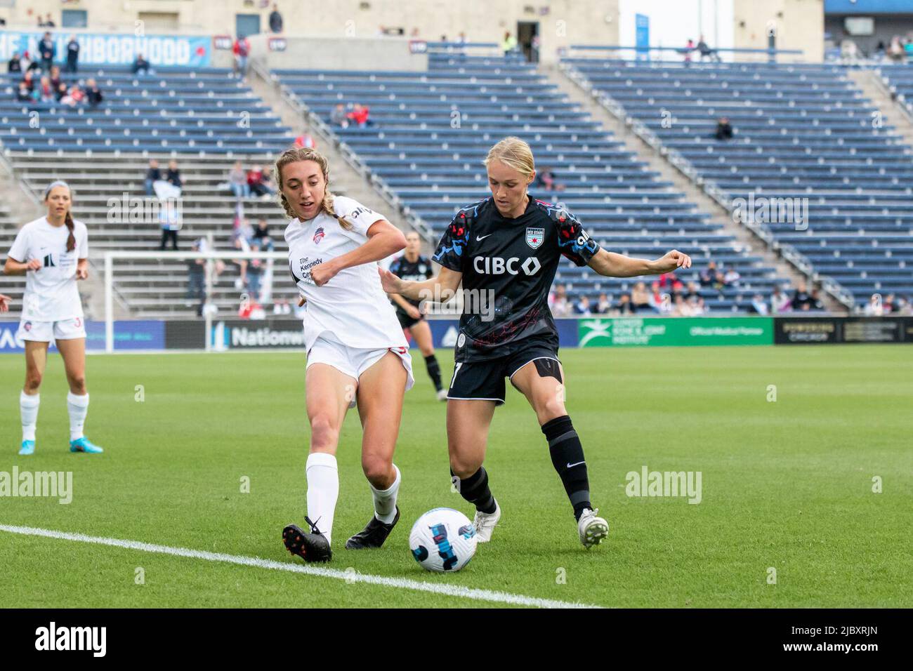 Maddie Elwell (Washington Spirit 29) passa la palla durante la partita di football NWSL tra le Chicago Red Stars e Washington Spirit mercoledì 8 giugno 2022 allo stadio Seat Geek di Bridgeview, USA. (NESSUN USO COMMERCIALE). Shaina Benhayoun/SPP Foto Stock