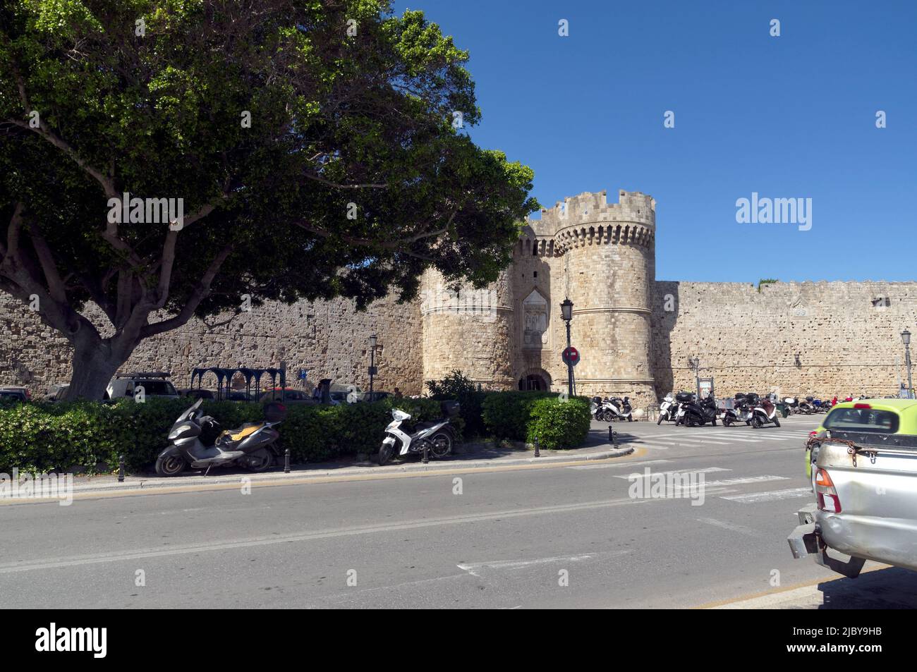 Mura della città vecchia di Rodi, Isola di Rodi, Grecia, Dodecaneso Foto Stock