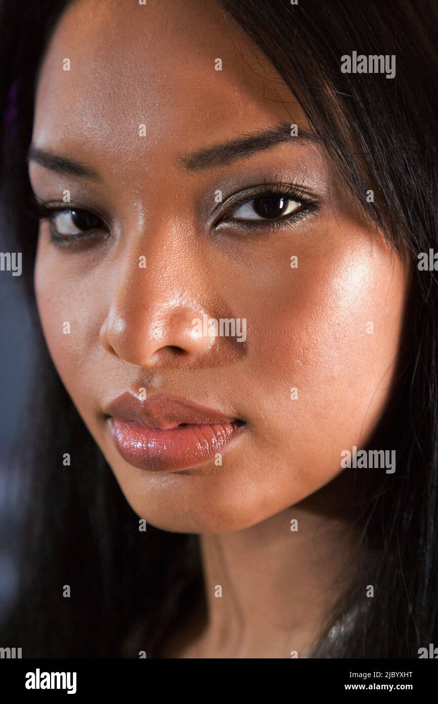 Close up della donna africana del volto Foto Stock