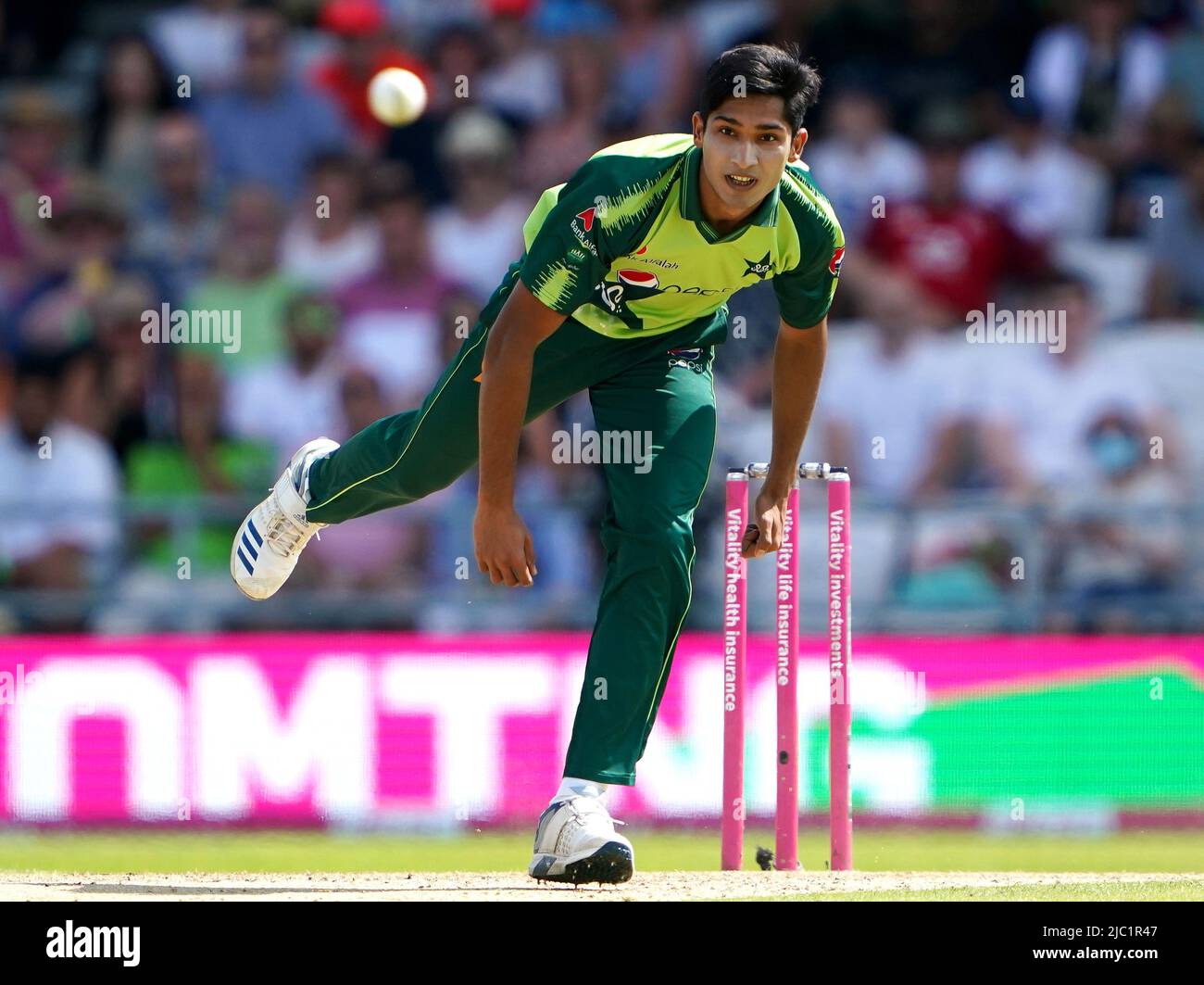 Foto di archivio datata 18-07-2021 del Pakistan Mohammad Hasnain, che ha firmato per giocare per gli Invinccibles di ovale nel cento, avendo appena fatto la sua azione di bowling liberato dal Consiglio Internazionale del Cricket. Data di emissione: Giovedì 9 giugno 2022. Foto Stock