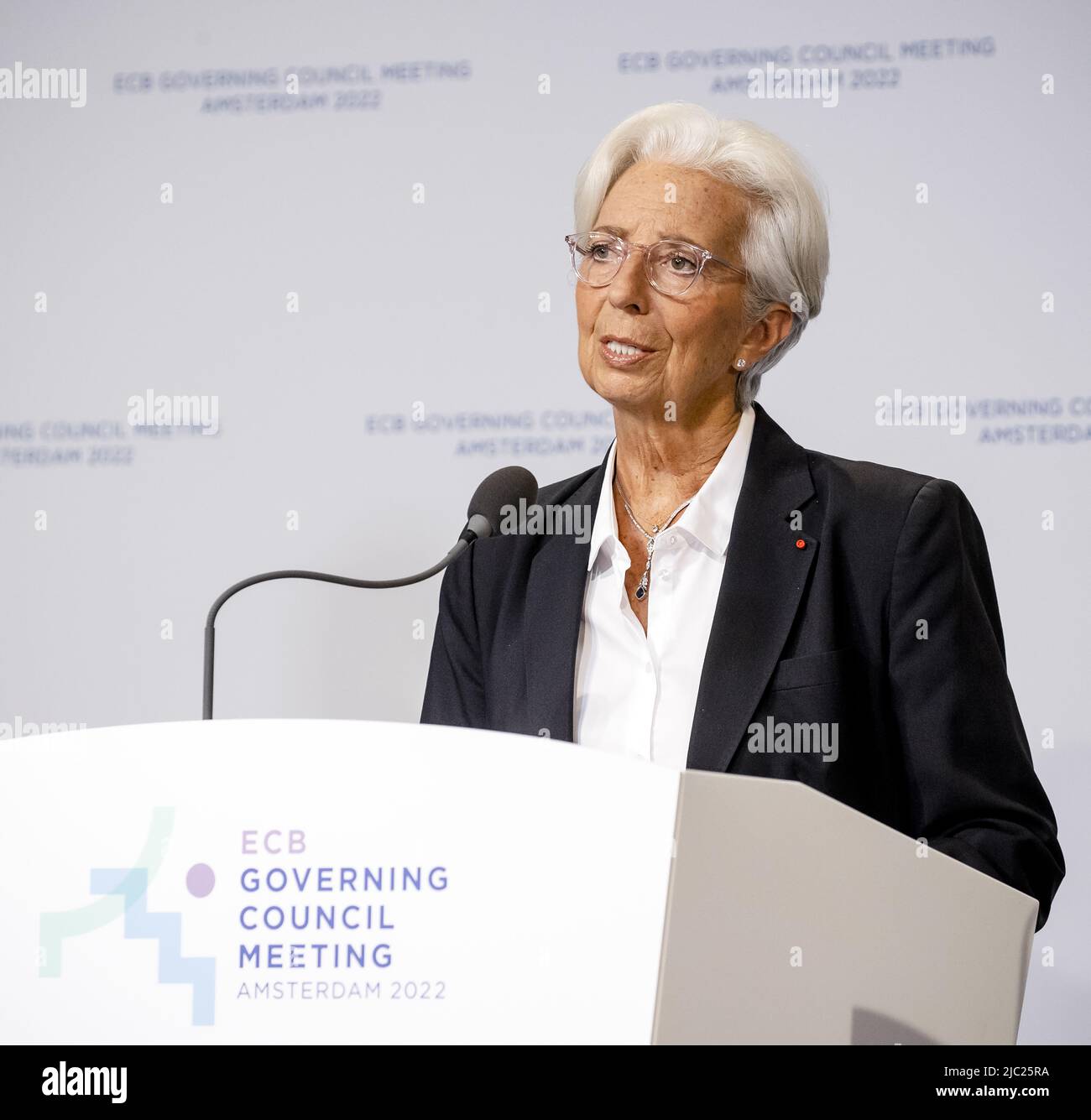 2022-06-09 14:35:52 AMSTERDAM - Presidente della Banca centrale europea (BCE) Christine Lagarde durante la conferenza stampa dell'Hermitage dopo la riunione della Banca centrale europea. La banca centrale prevede di aumentare nuovamente i tassi di interesse per la prima volta dal 2011. ANP SEM VAN DER WAL uscita paesi bassi - uscita belgio Foto Stock