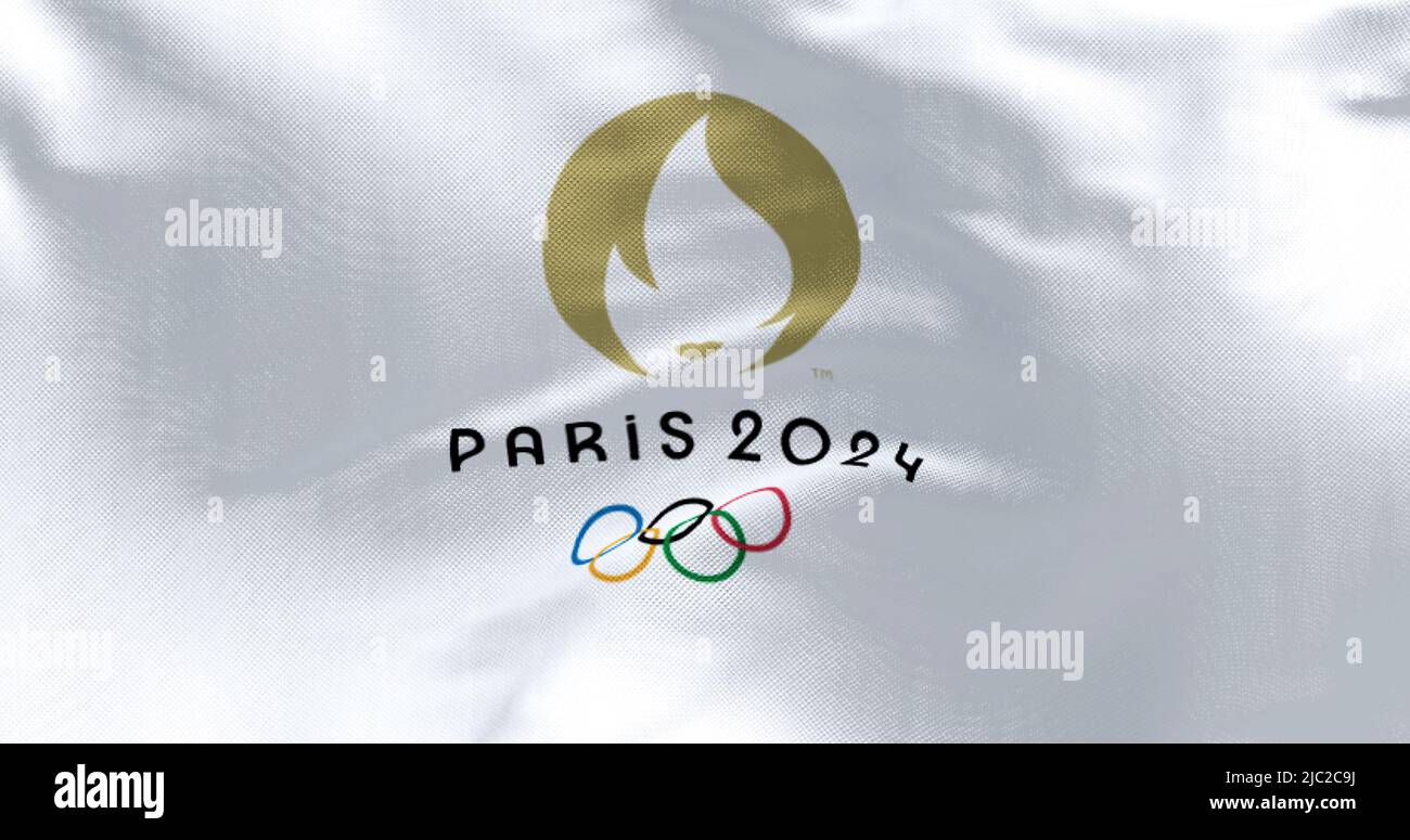 Tokyo, Giappone, 2021 luglio: Parigi 2024 bandiera olimpica sventolando nel vento. Le olimpiadi estive di Parigi 2024 si terranno dal 26 luglio al 11 A. Foto Stock