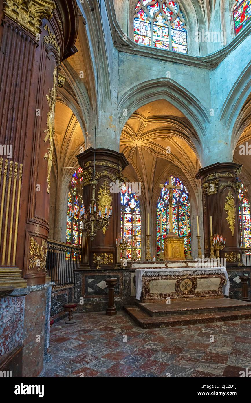 Troyes chiesa di Sainte-Madeleine, costruita nel 12th secolo. Aube, Champagne-Ardenne, Francia. JUBE dal 16th secolo di Jean Gailde. Foto Stock