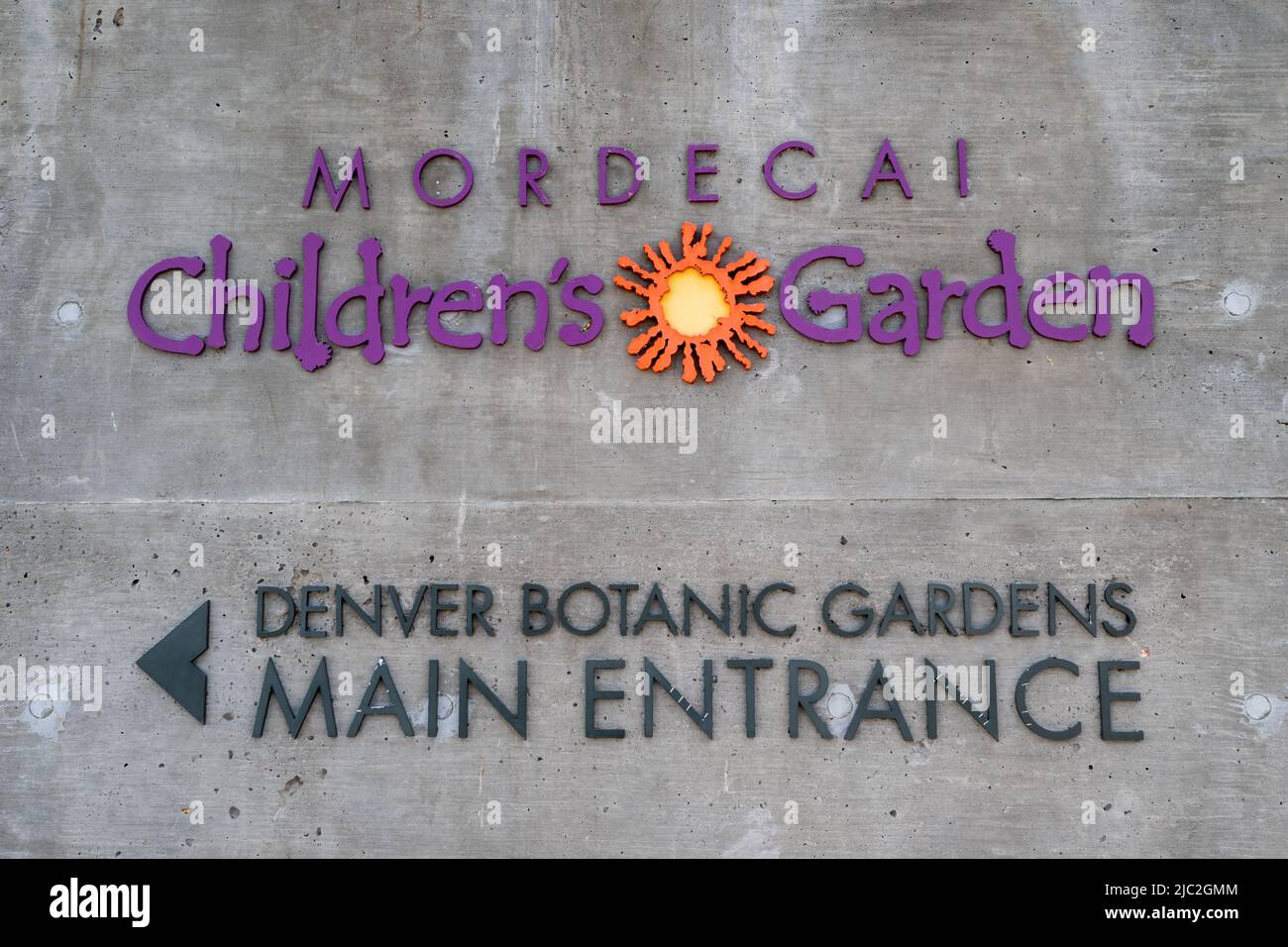 Denver, Colorado, 27 maggio 2022. Cartello da parete per il giardino per bambini Mordecal e i giardini botanici di Denver Foto Stock