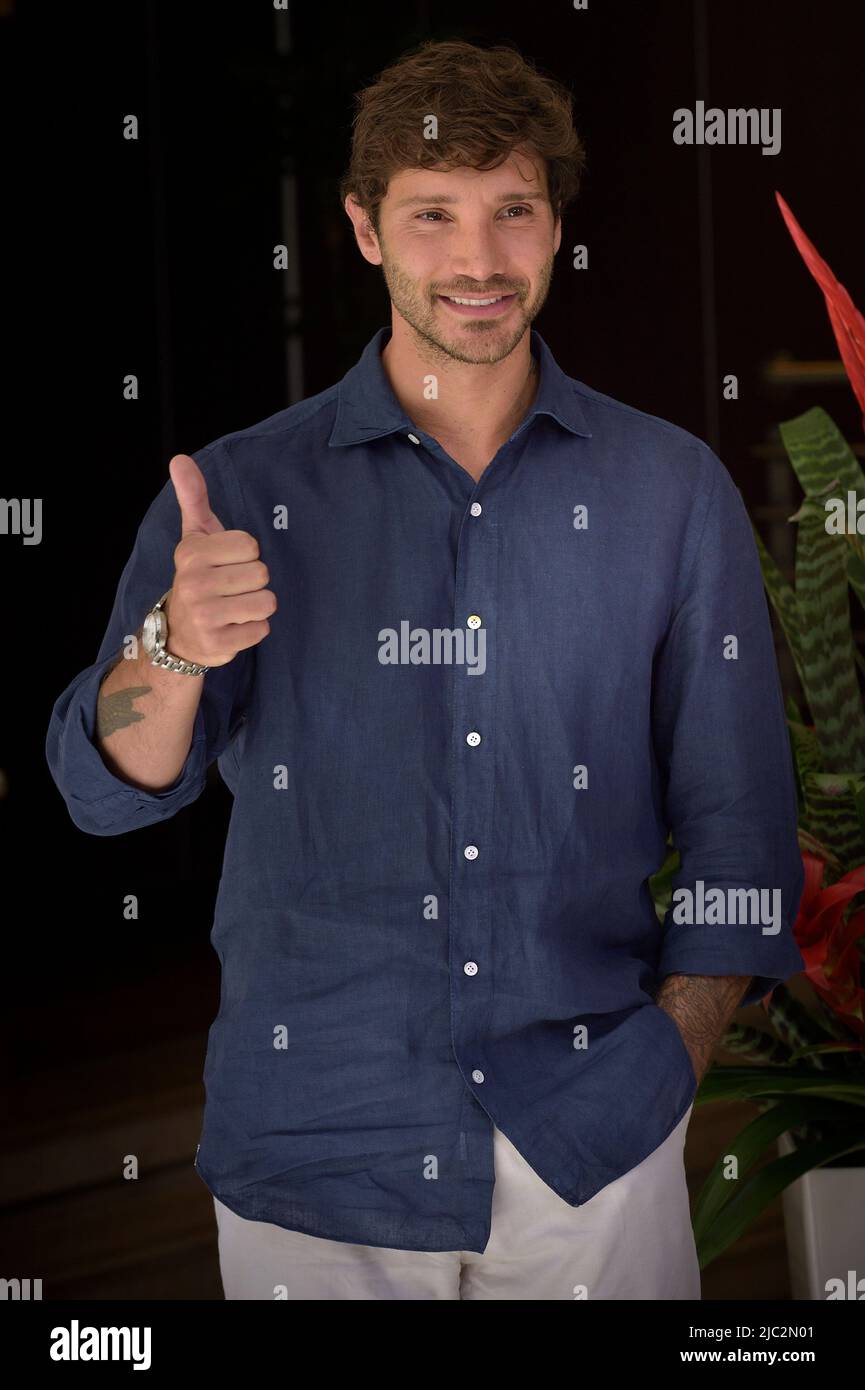 Roma, Italia. 07th giugno 2022. Stefano De Martino partecipa alla fotocall del film "il giorno Più bello" all'NH Hotel il 07 giugno 2022 a Roma. Credit: dpa/Alamy Live News Foto Stock