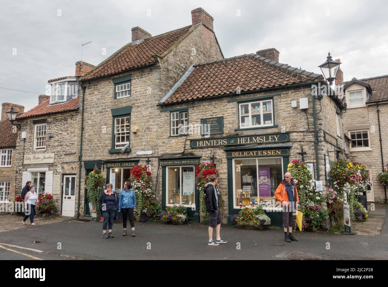 Cacciatori di Helmsley, votato miglior piccolo negozio 2015, un accogliente deli a conduzione familiare a Helmsley, una città di mercato a Ryedale, North Yorkshire, Inghilterra. Foto Stock