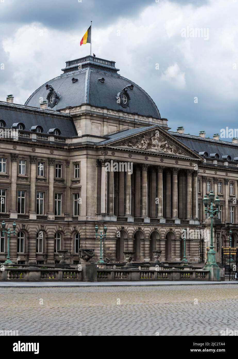 Centro di Bruxelles, Regione della capitale di Bruxelles - Belgio - 06 20 2020 facciata del Palazzo reale in Piazza del Palazzo Foto Stock