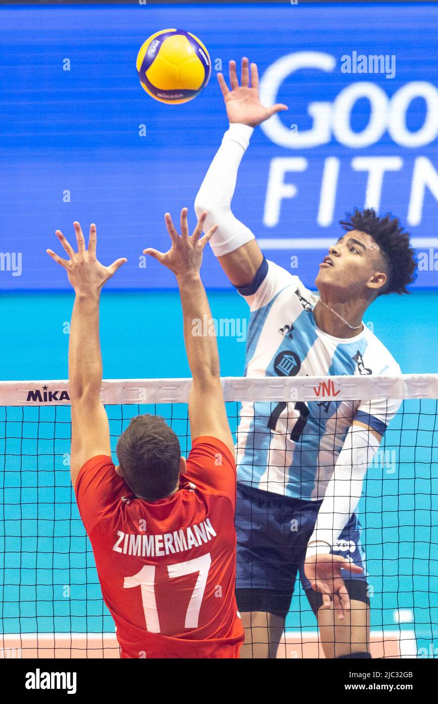 Ottawa, Canada. 09 Giu 2022. Manuel Armoa (11 -- dell'Argentina) nella FIVB Nations Cup di pallavolo tra Argentina e Tedesco a Ottawa, Canada. L'Argentina ha vinto 3 partite su 1. Foto Stock