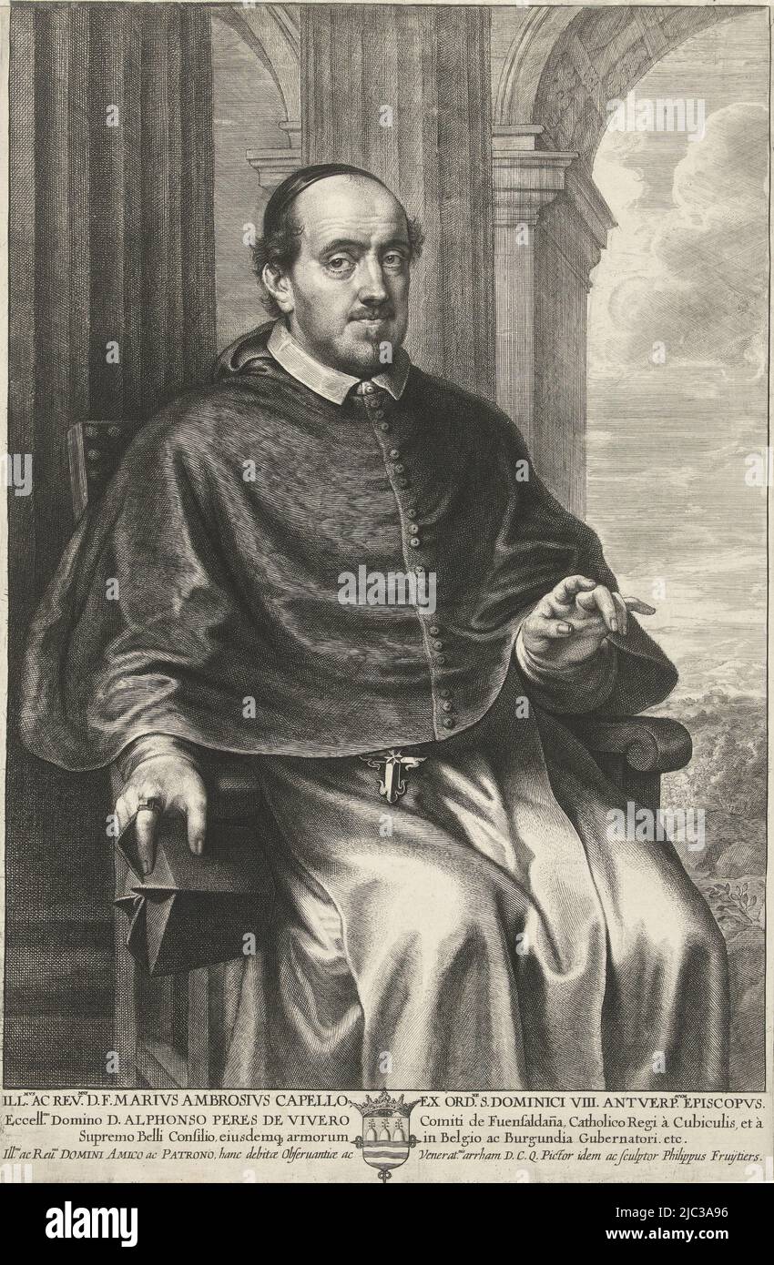 Il vescovo di lebbroso, Marius Ambrosius Capello, seduto in una cattedra. Kneepiece. Tiene nella mano destra un cappello di vescovo, il capo è adornato da una calotta. Nel margine sottostante il ritratto è un testo a quattro righe in latino con uno stemma incoronato al centro., Ritratto di Marius Ambrosius Capello, tipografia: Philip Fruytiers, (menzionato sull'oggetto), Anversa, 1620 - 1666, carta, incisione, h 482 mm x l 319 mm Foto Stock