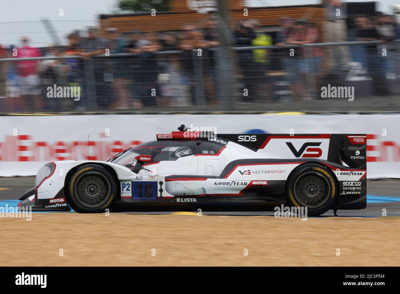 10 MULLER Nico (swi), CULLEN Ryan (gbr), BOURDAIS Sebastien (fra), Vector Sport, Oreca 07 - Gibson, in azione durante le prove libere e le sessioni di qualifica della 2022 24 ore di le Mans, 3rd round del Campionato Mondiale di Endurance FIA 2022, sul circuito della Sarthe, Dal 8 al 12 giugno 2022 a le Mans, Francia - Foto: Alexandre Guillaumot/DPPI/LiveMedia Foto Stock