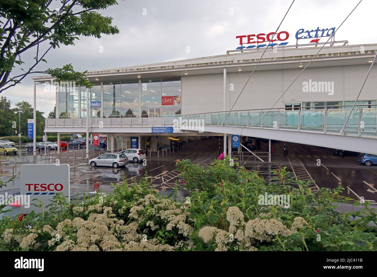 Tesco Extra Superstore, Manor Rd, Altrincham Town, Greater Manchester, Inghilterra, REGNO UNITO, WA15 9QT Foto Stock