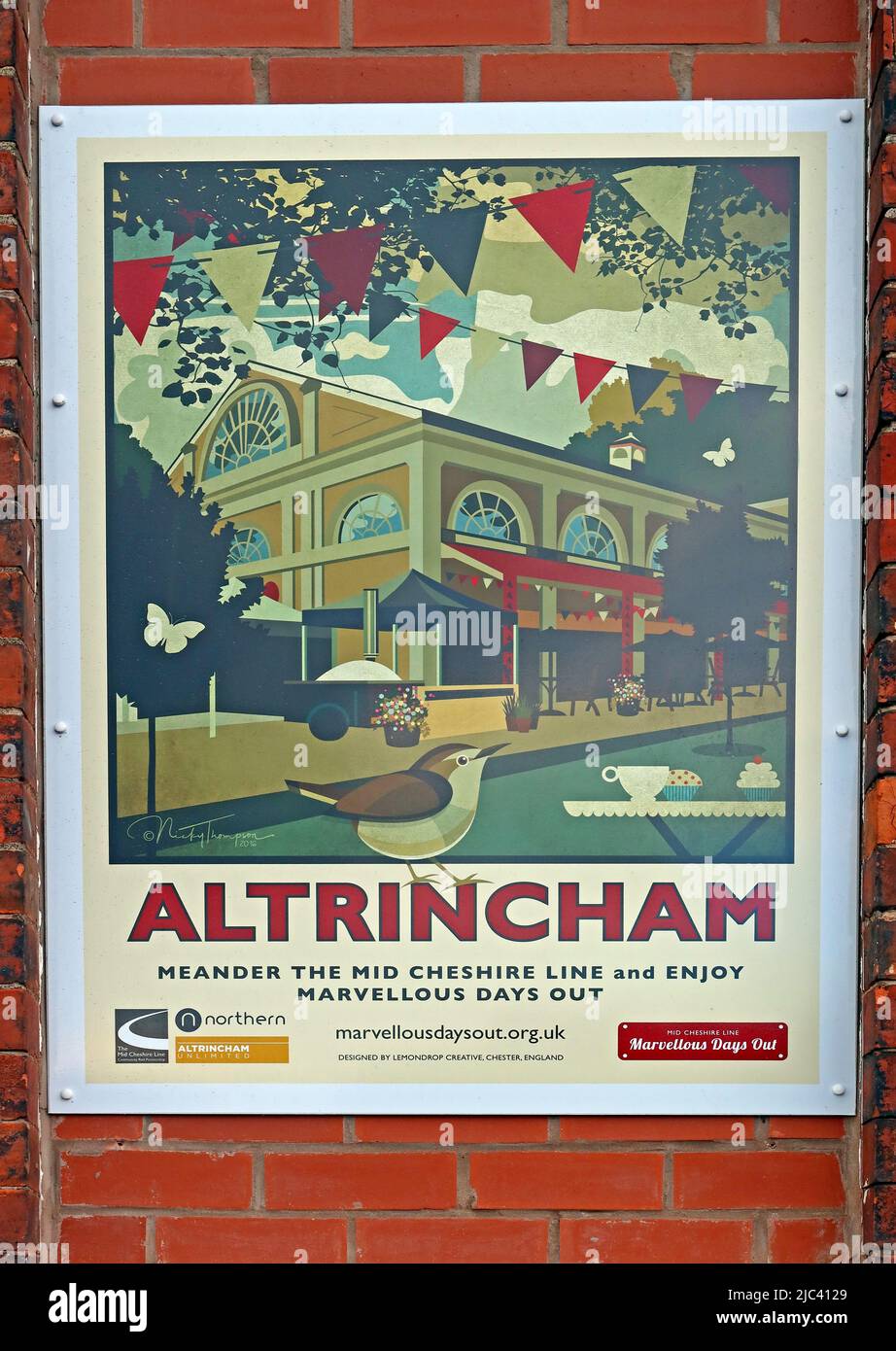 Poster per le visite ad Altrincham, Meander la linea ferroviaria Mid-Cheshire e godere di meravigliose giornate in treno: Il mercato di Altrincham e Dunham Massey Foto Stock