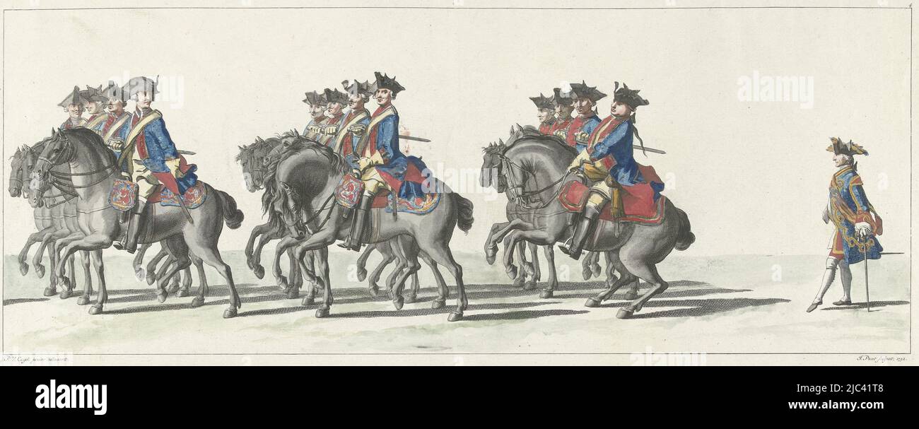 Tre gruppi di guardie a cavallo. Nel margine la didascalia in olandese, francese e inglese. Parte di una serie di 41 tavole che mostrano la processione funebre di Stadholder William IV a Delft il 4 febbraio 1752. Numerato in alto a destra: 4., funerale di Guglielmo IV, 1752, piatto 4 Guardia a cavallo (titolo sull'oggetto) Lyk-staetsie van zyne doorluchtigste Hoogheid den den Heere Willem [IV] Carel Hendrik Friso, Prince van Orange en Nassau (...) gehouden den IV febbraio 1752 (titolo della serie sull'oggetto), print maker: Jan Punt, (citato in oggetto), relatore intermediario: Pieter Jan van Cuyck, (citato in oggetto Foto Stock