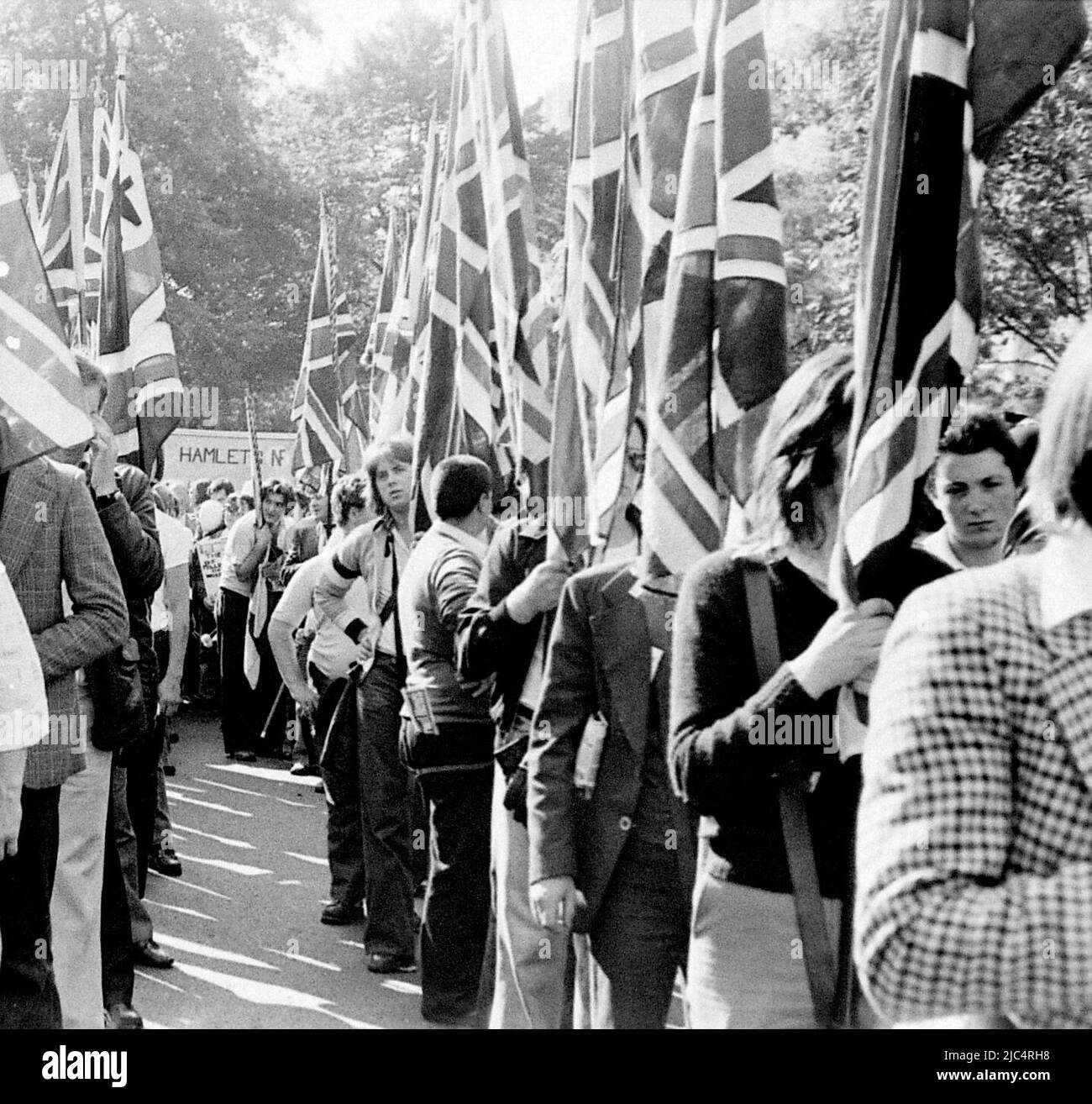A far right National Front March, Londra, Inghilterra, Regno Unito, settembre, 1978. Lo stesso giorno si è svolta a Londra una marcia della Lega Anti-nazista. Foto Stock