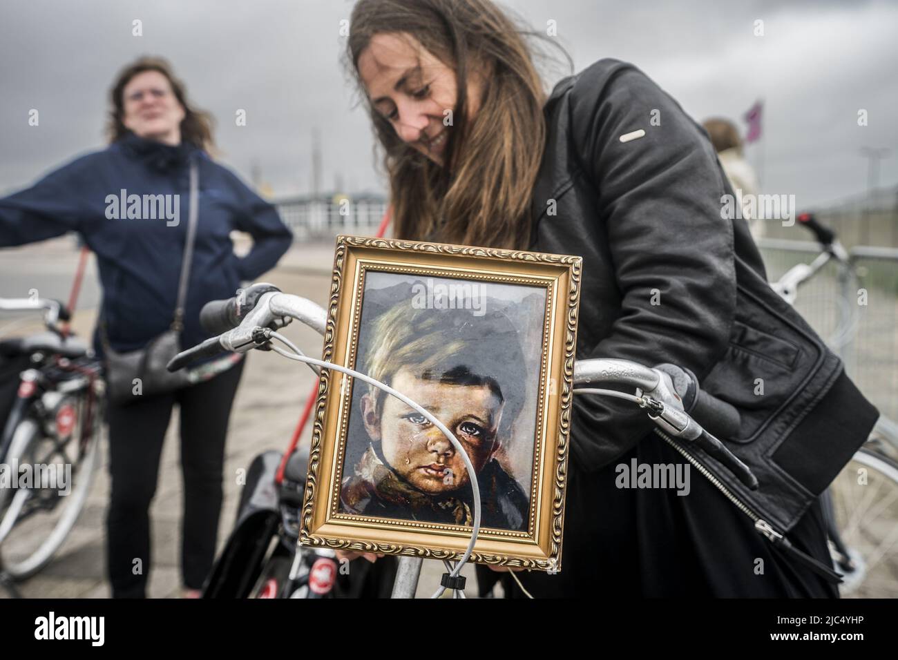 2022-06-10 09:34:48 TERSCHELLING - i visitatori arrivano il primo giorno del festival Oerol. L'evento culturale può essere riorganizzato dopo due edizioni annullate dalla corona. ANP SIESE VEENSTRA olanda OUT - belgio OUT Foto Stock