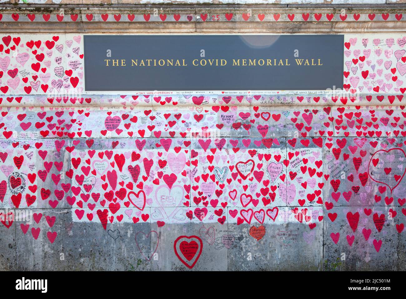 National Covid Memorial Wall sulla South Bank di Londra, Regno Unito Foto Stock
