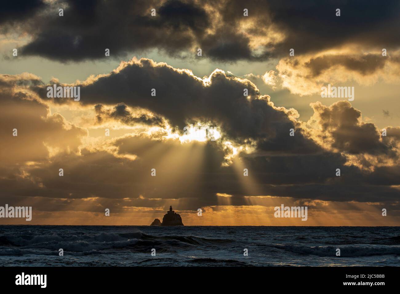 USA, Oregon Coast, Oregon, Clatsop County, Cannon Beach, Faro di Tillamook *** Caption locale *** USA, Oregon Coast, Oregon, Clatsop County, Cannon Foto Stock
