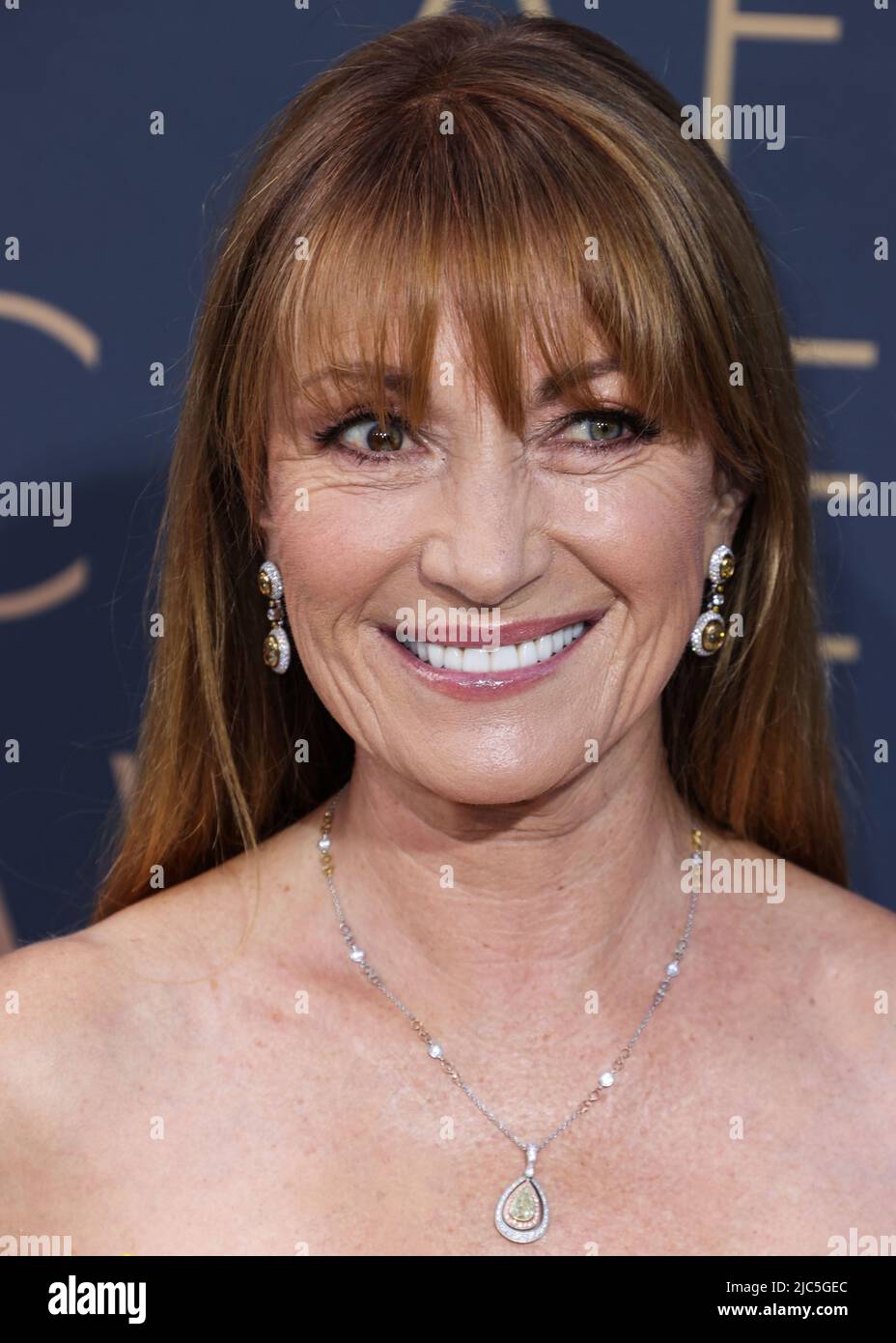 HOLLYWOOD, LOS ANGELES, CALIFORNIA, USA - 09 GIUGNO: L'attrice inglese-americana Jane Seymour arriva al premio annuale AFI Life Achievement Award 48th in onore di Julie Andrews tenuto al Dolby Theatre il 9 giugno 2022 a Hollywood, Los Angeles, California, Stati Uniti. (Foto di Xavier Collin/Image Press Agency) Foto Stock