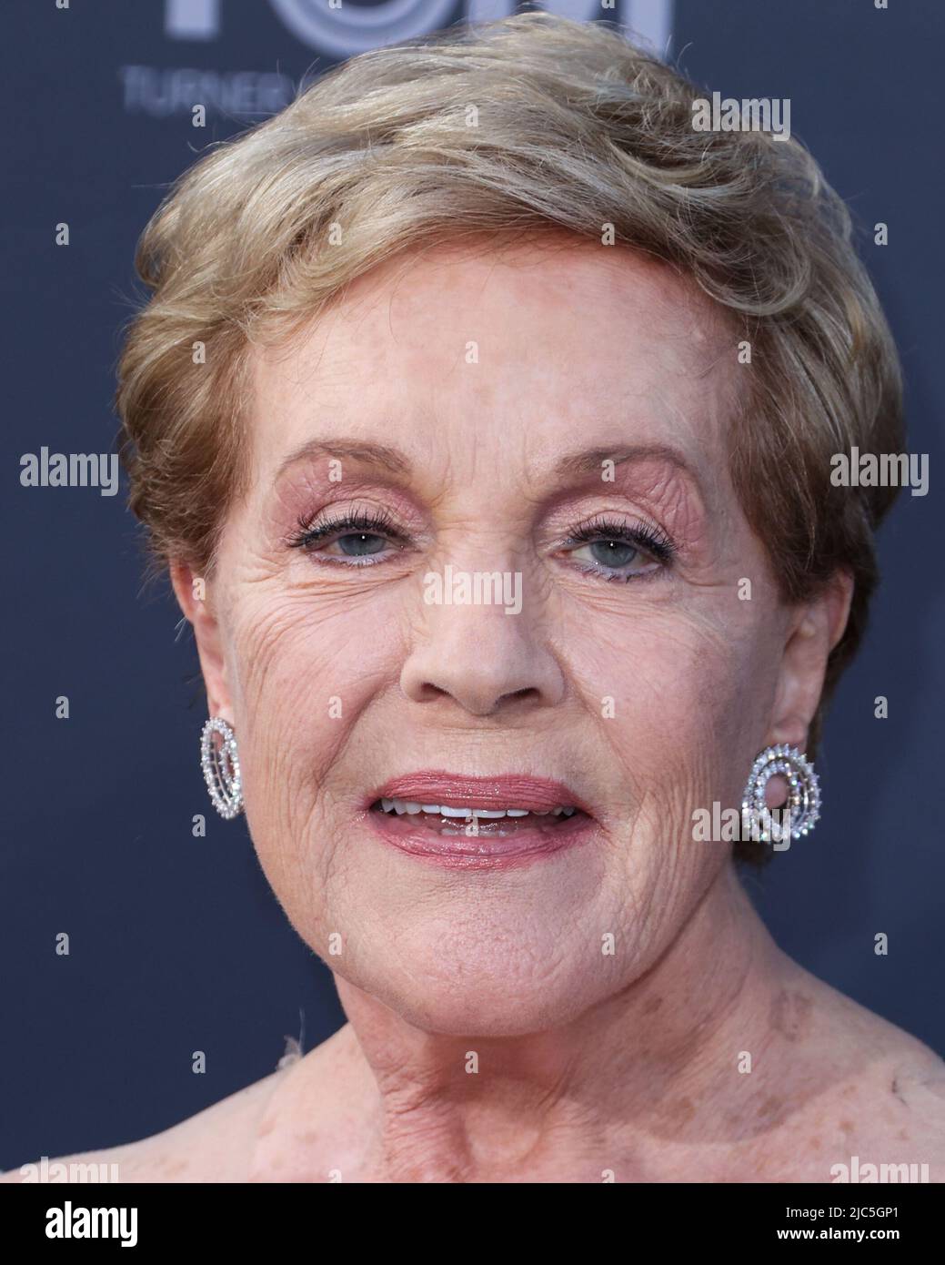 HOLLYWOOD, LOS ANGELES, CALIFORNIA, USA - 09 GIUGNO: L'attrice inglese Julie Andrews arriva al premio annuale AFI Life Achievement Award 48th in onore di Julie Andrews tenuto al Dolby Theatre il 9 giugno 2022 a Hollywood, Los Angeles, California, Stati Uniti. (Foto di Xavier Collin/Image Press Agency) Foto Stock