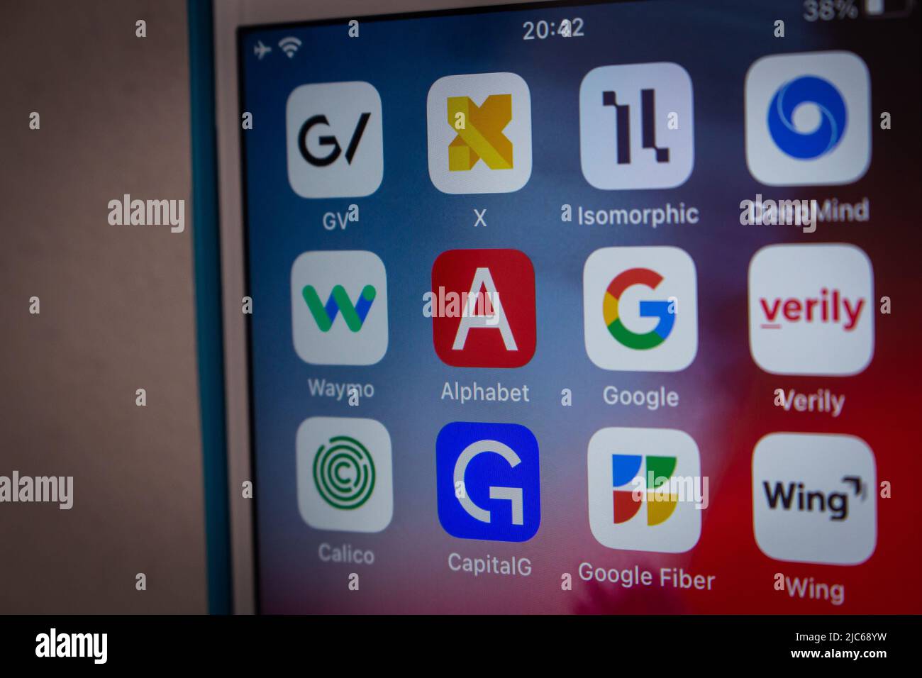 Società controllate da alfabet inc (GV, X Development LLC, isomorphic Labs, DeepMind, Waymo, Google, Verily, Calico, CapitalG, Google Fiber e Wing) su iPhone Foto Stock