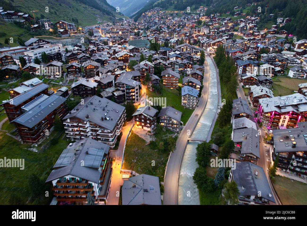 Vista aerea del villaggio di Zermatt, Alpi svizzere, Svizzera Foto Stock