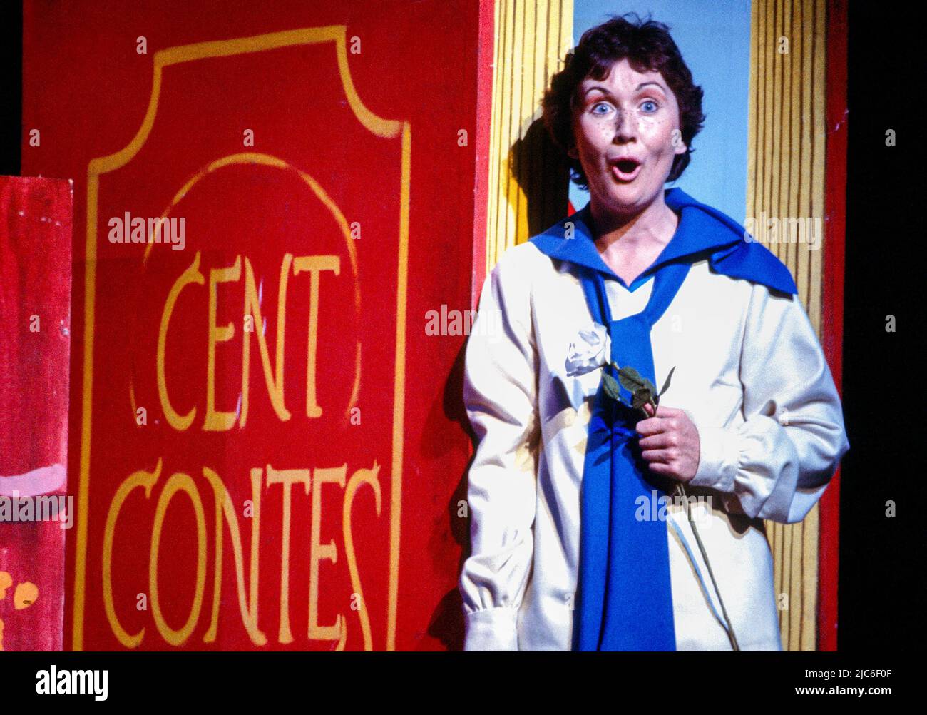 Ann Murray (Child) in l’ENFANT ET LES SORTILEGES alla Royal Opera, Covent Garden, Londra WC2 19/09/1983 musica: Maurice Ravel libretto: Colette Direttore: David Atherton design: David Hockney Lighting: Robert Bryan regista: John Dexter Foto Stock