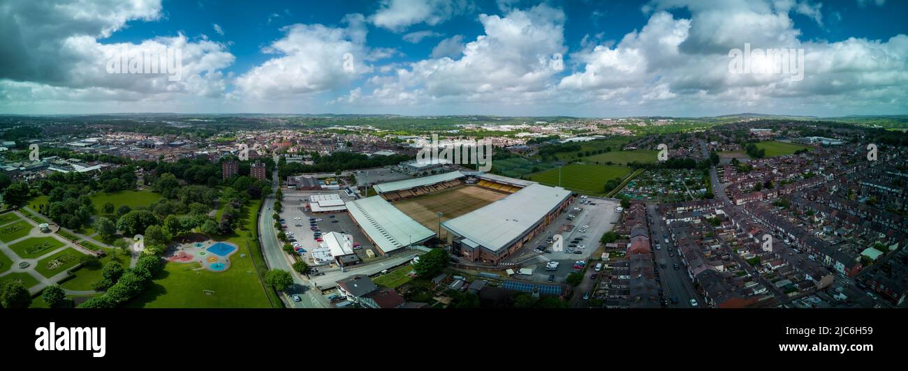 OFF Season vale Park, Port vale Football Club Aerial Image Update , il passo è stato seminato e sanato Foto Stock