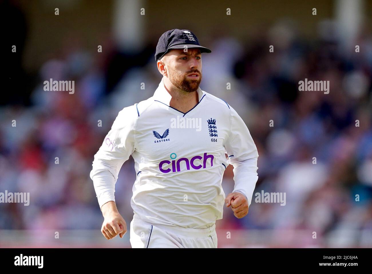 Inghilterra Jack Leach durante il giorno uno della seconda LV= Insurance Test Series a Trent Bridge, Nottingham. Data foto: Venerdì 10 giugno 2022. Foto Stock