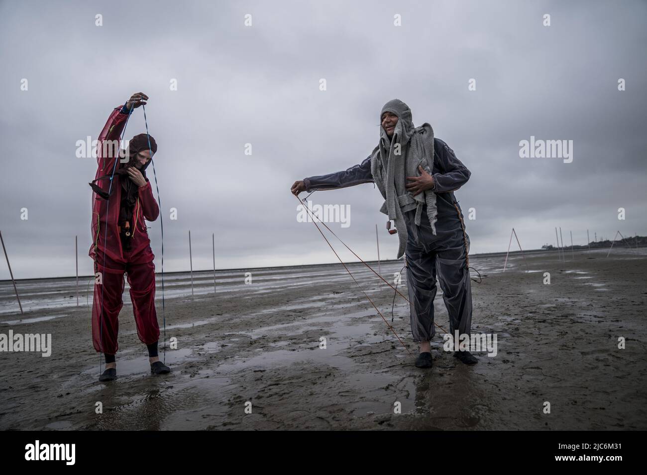 Terschelling, Paesi Bassi. 10th giugno 2022. 2022-06-10 12:36:05 TERSCHELLING - il laboratorio Relearning Aquatic Evolution of the Onkruidenier il primo giorno del festival Oerol. L'evento culturale può essere riorganizzato dopo due edizioni annullate dalla corona. ANP SIESE VEENSTRA netherlands OUT - belgium OUT Credit: ANP/Alamy Live News Foto Stock