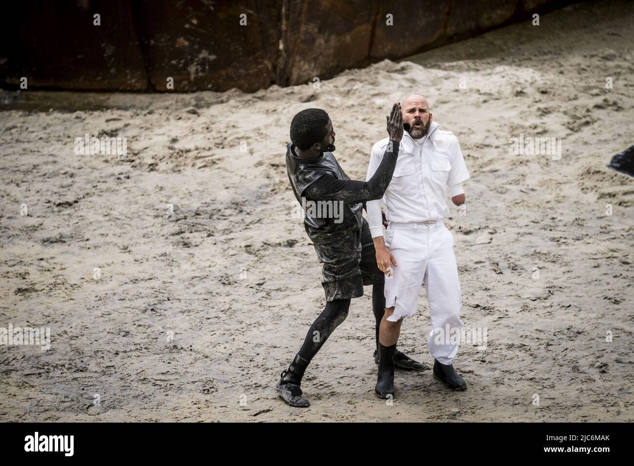 Terschelling, Paesi Bassi. 10th giugno 2022. 2022-06-10 13:50:40 TERSCHELLING - la prestazione Kaapdiegoeiekoop il primo giorno del festival Oerol. L'evento culturale può essere riorganizzato dopo due edizioni annullate dalla corona. ANP SIESE VEENSTRA netherlands OUT - belgium OUT Credit: ANP/Alamy Live News Foto Stock