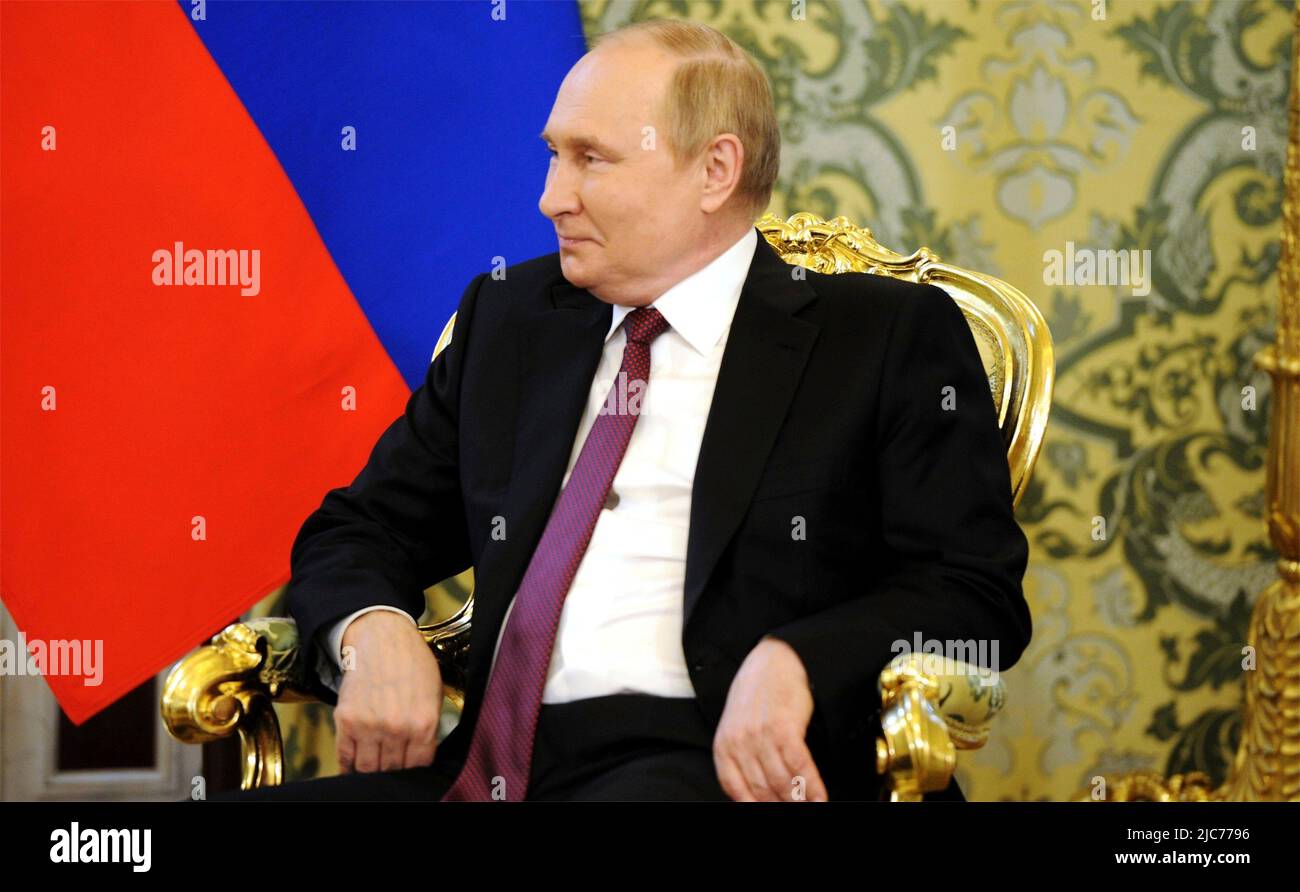 Mosca, Russia. 10th giugno 2022. Il presidente russo Vladimir Putin durante un incontro bilaterale con il presidente turco Serdar Berdimuhamedow, al Cremlino, 10 giugno 2022 a Mosca, Russia. Credit: Mikhail Klimentyev/Kremlin Pool/Alamy Live News Foto Stock