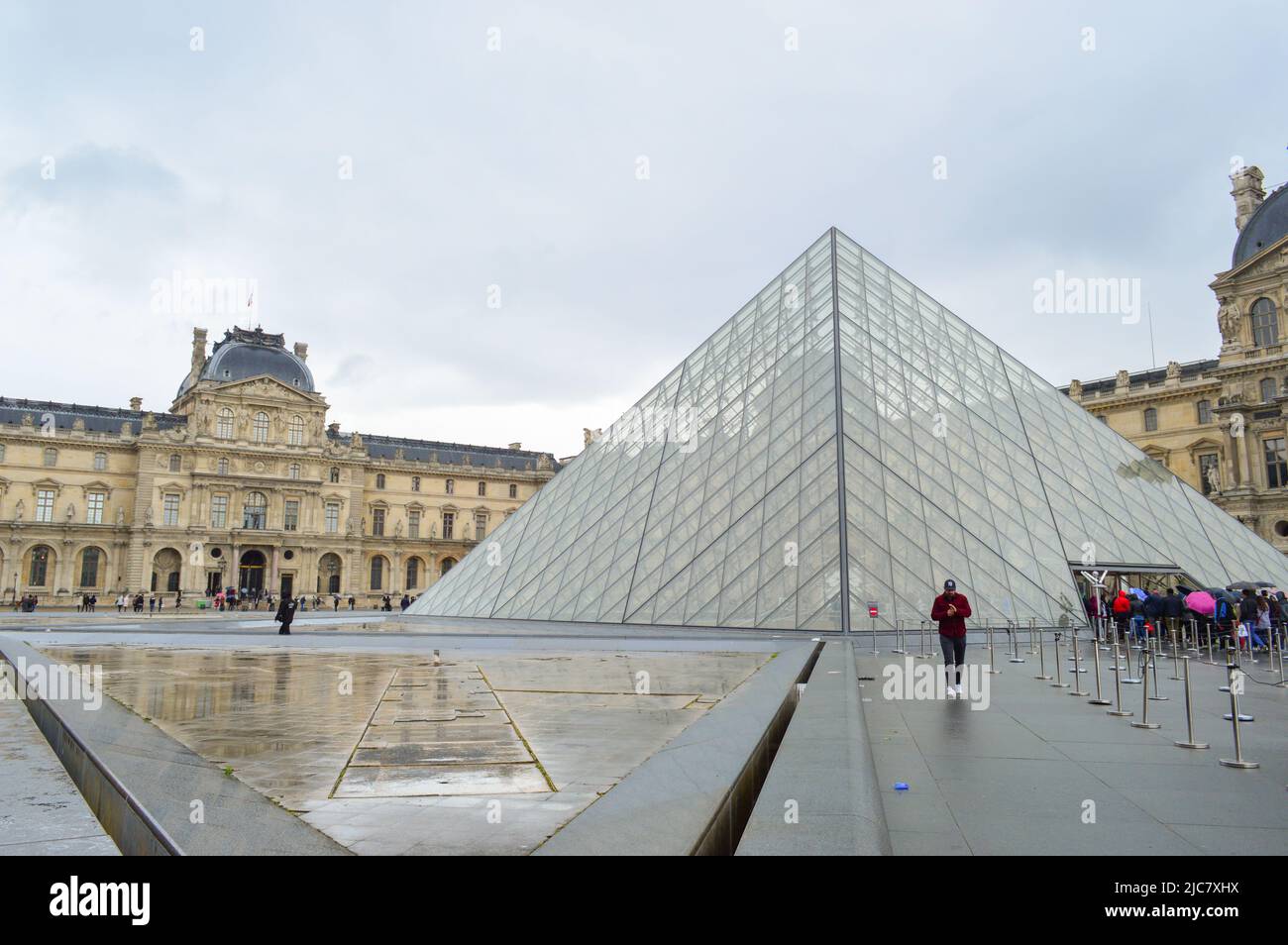 esterno del museo del louvre Foto Stock