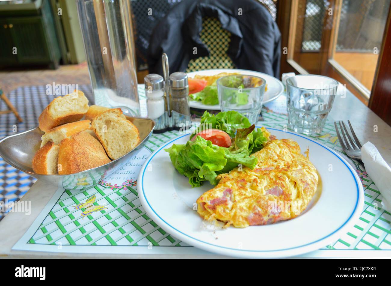 omelette in ristorante francese Foto Stock