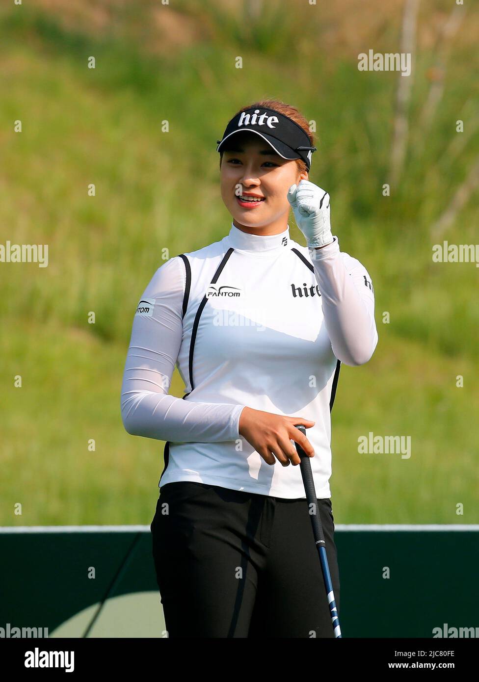 Seul, Corea del Sud. 10th giugno 2022. Yoon Ina (KOR), 10 giugno 2022 - Golf : Yoon Ina della Corea del Sud si scalda sulla buca 10th durante il primo round del KLPGA Celltrion Queens Masters 2022 al Seolhaeone Country Club di Yangyang, a est di Seoul, Corea del Sud. Credit: Lee Jae-Won/AFLO/Alamy Live News Foto Stock