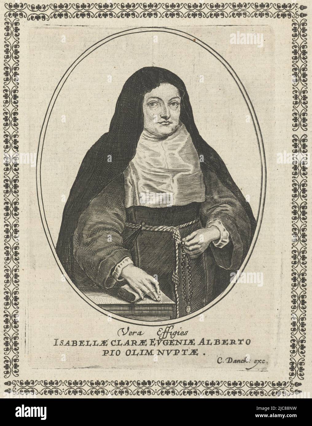 Ritratto di Isabella Clara Eugenia vestito come una suora in abitudine dell'ordine delle Clarisse in ovale. Con testo letterpress sul verso. Ritratto di Isabella Clara Eugenia vestito come una nun in ovale vera Effigies Isabellae Clarae Evgeniae Alberto Pio Olim nupae , tipografia: Cornelis Danckerts (i), editore: Cornelis Danckerts (i), (menzionato in oggetto), Paesi Bassi, 1613 - 1656, carta, incisione, a 111 mm x l 107 mm Foto Stock