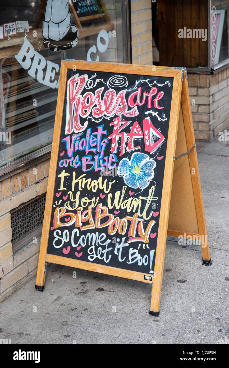 Big Booty Bread Co. Chalkboard strada segno nel distretto di Chelsea di New York City, Stati Uniti d'America Foto Stock