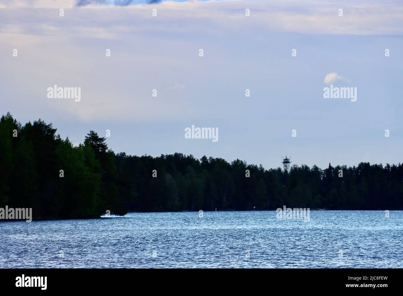 Torre di controllo a Uukuniemi, zona di confine sul lato finlandese del confine tra Finlandia e Russia Foto Stock
