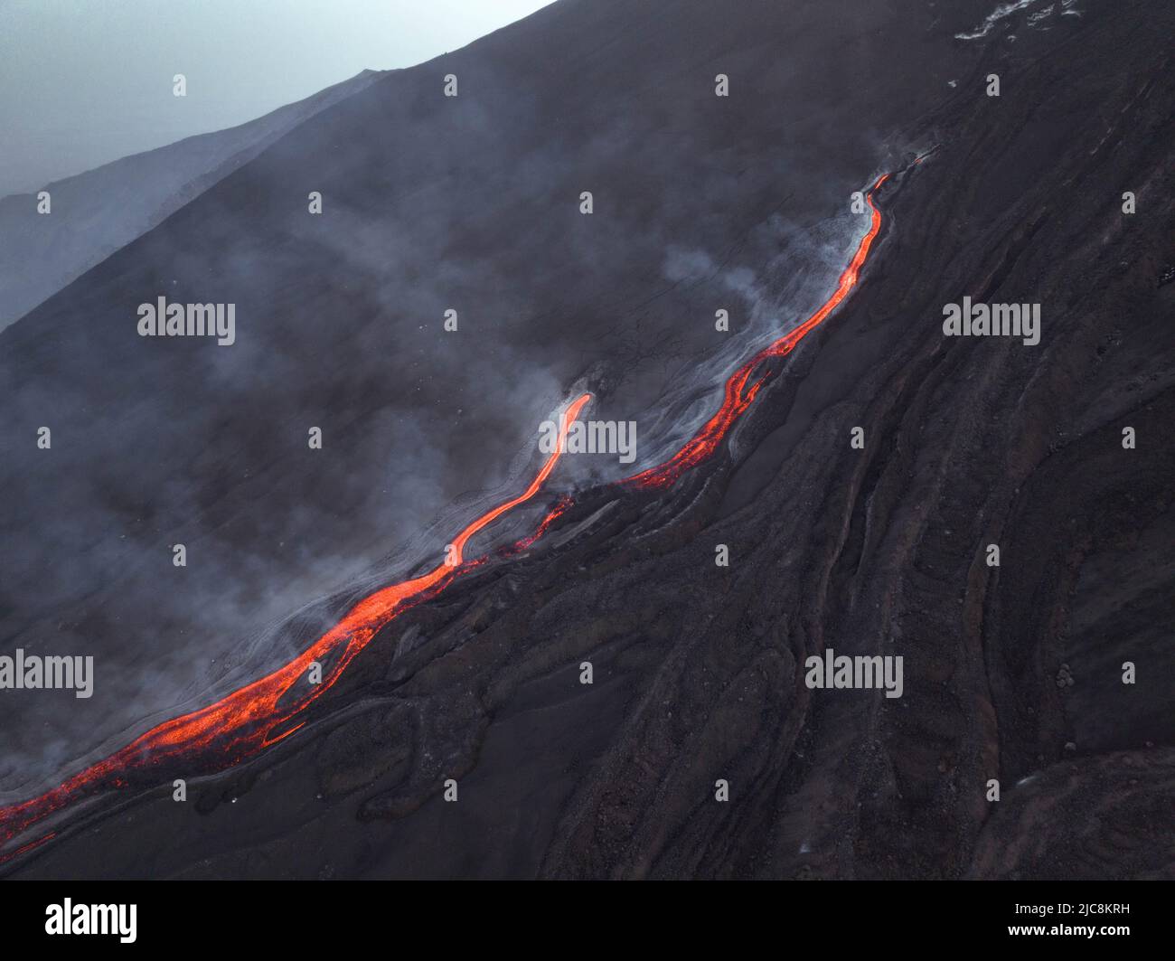 Colata di lava sul vulcano Etna-Sicilia dall'alto Foto Stock