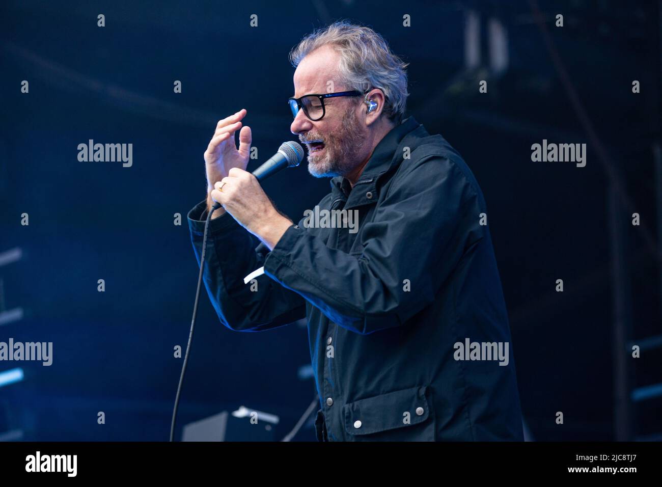 Oslo, Norvegia. 10th giugno 2022. La rock band americana The National suona un concerto dal vivo durante il festival musicale norvegese Loaded Festival 2022 di Oslo. Qui il cantante e cantautore Matt Berninger è visto dal vivo sul palco. (Photo Credit: Gonzales Photo/Alamy Live News Foto Stock