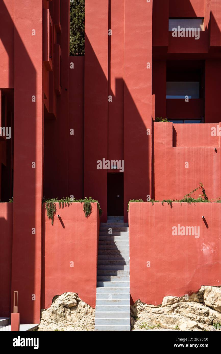 Muralla roja edificio, Calpe, calamari gioco Foto Stock