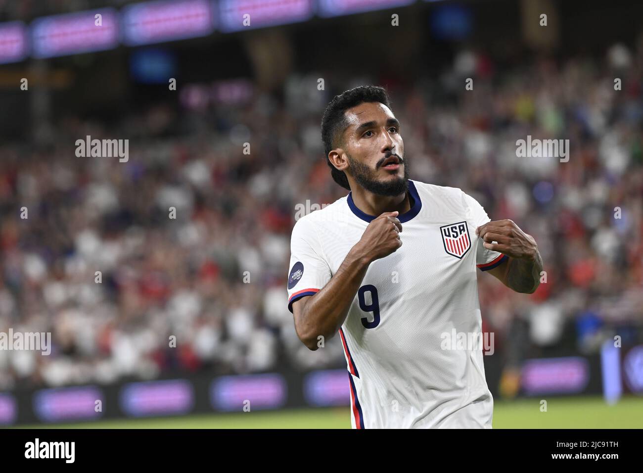 Austin, Texas USA, 10th giugno 2022: JESUS FERREIRA (9) degli Stati Uniti guarda alla folla allegra dopo il secondo dei suoi due gol durante l'azione della seconda metà di una partita della CONCACAF Nation's League al Q2 Stadium di Austin. Questa è la partita finale della U.S. Men's National Team (USMNT) negli Stati Uniti prima della Coppa del mondo FIFA 2022. Credit: Bob Daemmrich/Alamy Live News Foto Stock