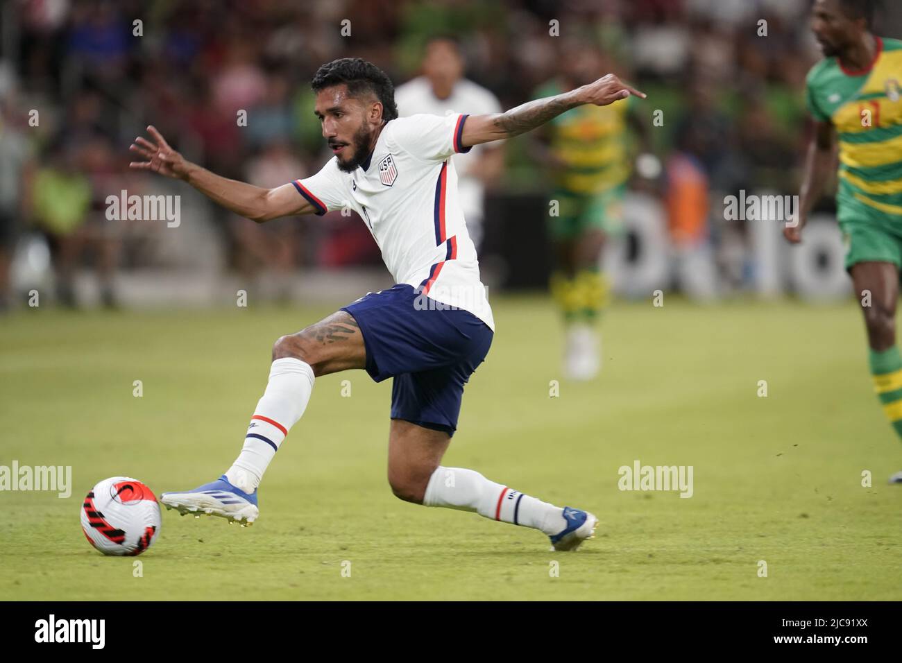 Austin, Texas USA, 10th giugno 2022: JESUS FERREIRA degli Stati Uniti si dirige verso l'obiettivo di un tentativo di punteggio durante l'azione della seconda metà di una partita della CONCACAF Nation's League allo stadio Q2 di Austin. Questa è la partita finale della U.S. Men's National Team (USMNT) negli Stati Uniti prima della Coppa del mondo FIFA 2022. Credit: Bob Daemmrich/Alamy Live News Foto Stock