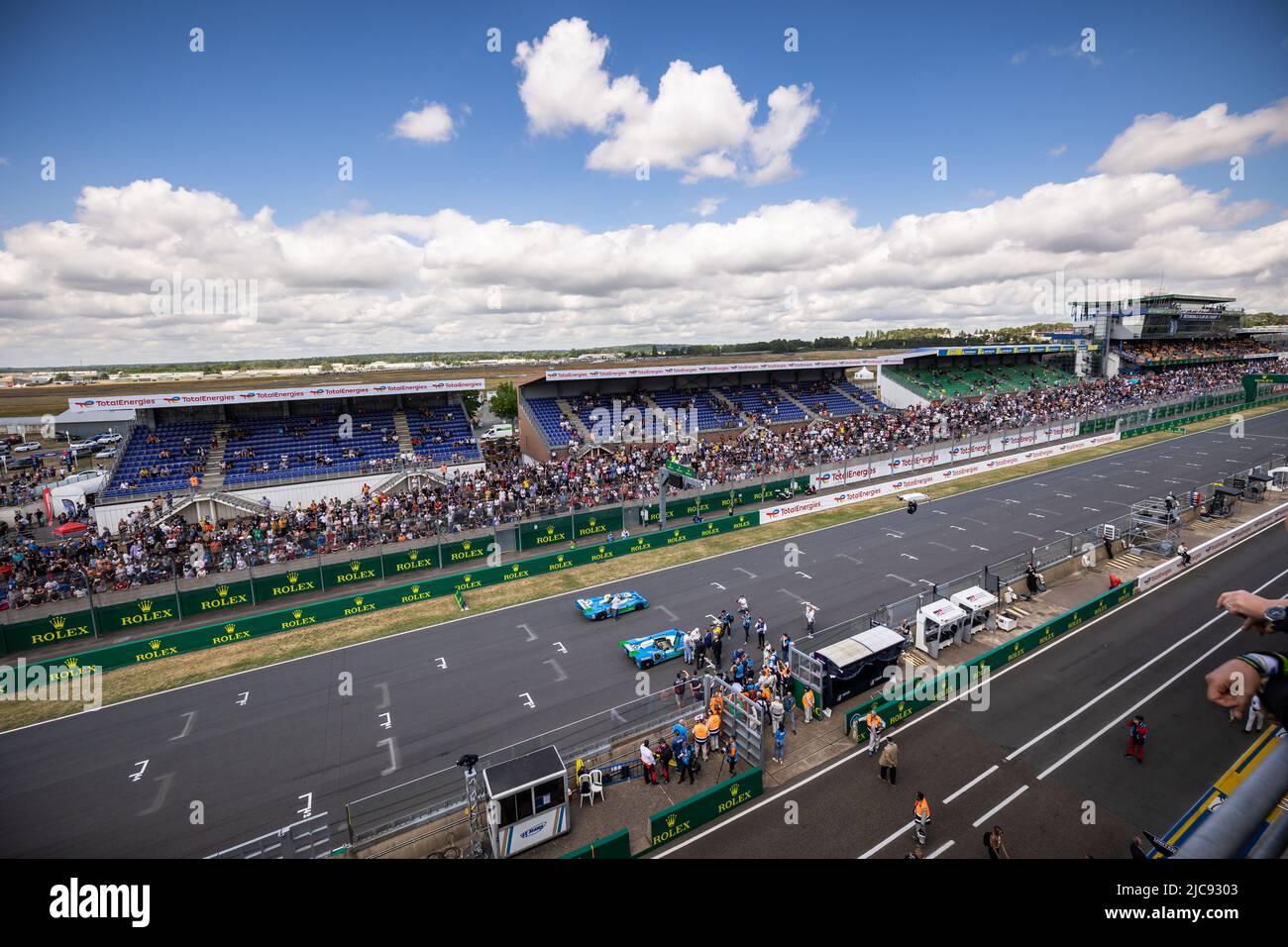 Henri PESCAROLO alla guida della Matra MS670 con Gerard LARROUSSE alla guida della Matra MS670B durante la 2022 24 ore di le Mans, 3rd round del FIA World Endurance Championship 2022, sul Circuit de la Sarthe, dal 11 al 12 giugno 2022 a le Mans, Francia - Foto: Germain Hazard/DPPI/LiveMedia Foto Stock