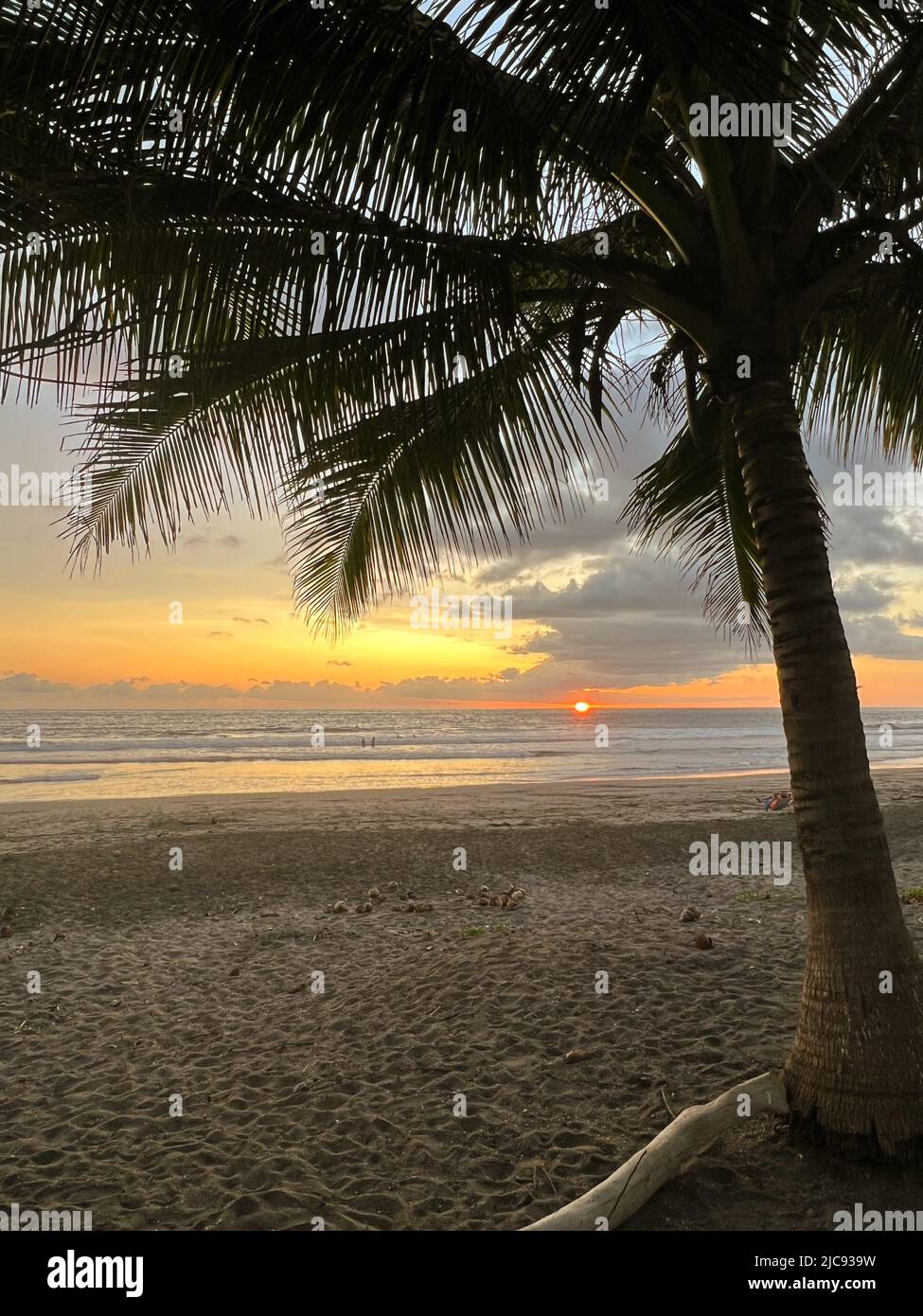 Tramonto su una spiaggia a Guanacaste, Costa Rica Foto Stock