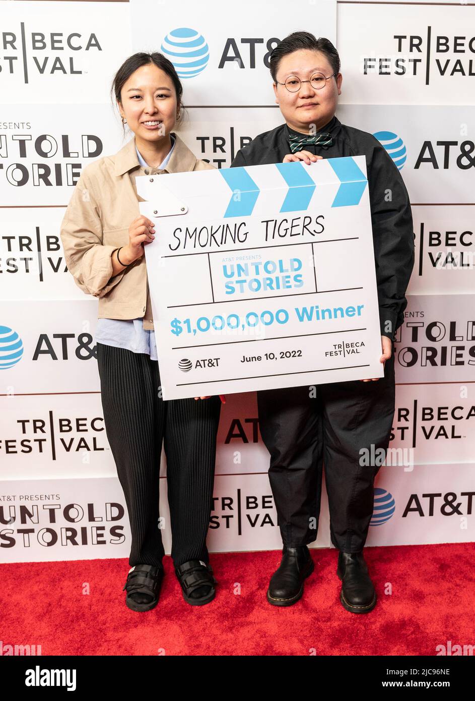New York, Stati Uniti. 10th giugno 2022. Così i giovani Shelly Yo e Guo Guo partecipano alle storie DI AT&T Untold durante il Tribeca Festival presso gli Spring Studios. Così i giovani Shelly Yo e Guo Guo sono stati annunciati come vincitori. (Foto di Lev Radin/Pacific Press) Credit: Pacific Press Media Production Corp./Alamy Live News Foto Stock