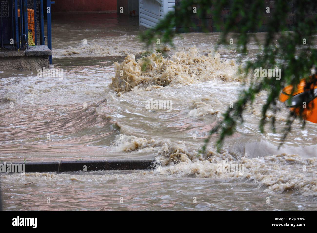 Esploso auto immagini e fotografie stock ad alta risoluzione Alamy