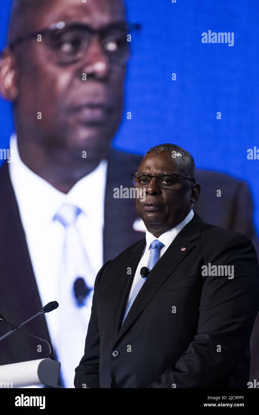 Singapore, Singapore. 11th giugno 2022. Il Segretario della Difesa Lloyd J. Austin III si rivolge al vertice sulla sicurezza dell'Asia dell'IISS: Il dialogo Shangri-la, più comunemente conosciuto come il dialogo Shangri-la (SLD), a Singapore, domenica 11 giugno 2022. Foto di Chad J. McNeeley/Dipartimento della Difesa/credito UPI: UPI/Alamy Live News Foto Stock