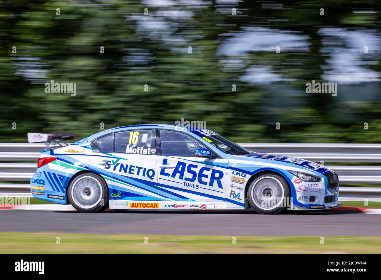 11th giugno 2022; Oulton Park, Little Budworth, Cheshire, Inghilterra; Kwik Fit British Touring Car Championship, Oulton Park: Aiden Moffat nel suo laser Tools Racing Infiniti Q50 durante la pratica Foto Stock