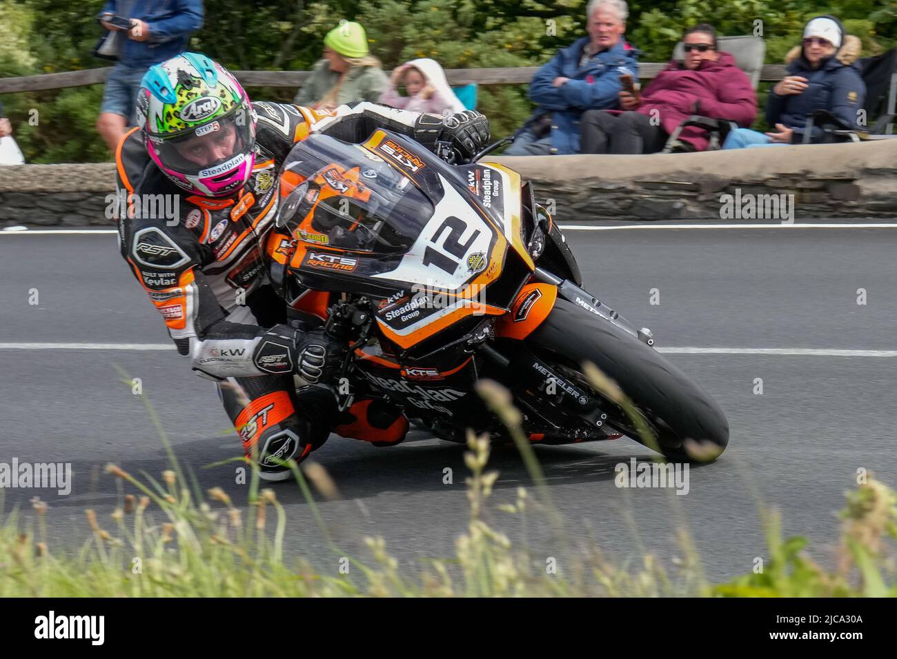 Douglas, isola di Man. 11th giugno 2022. Jamie Coward (1000 Yamaha) rappresenta la KTS Racing, powered by Steadplan team durante la Milwaukee Senior TT 2022 all'Isle of Man, Douglas, Isle of Man il 11 giugno 2022. Foto di David Horn. Credit: Prime Media Images/Alamy Live News Foto Stock