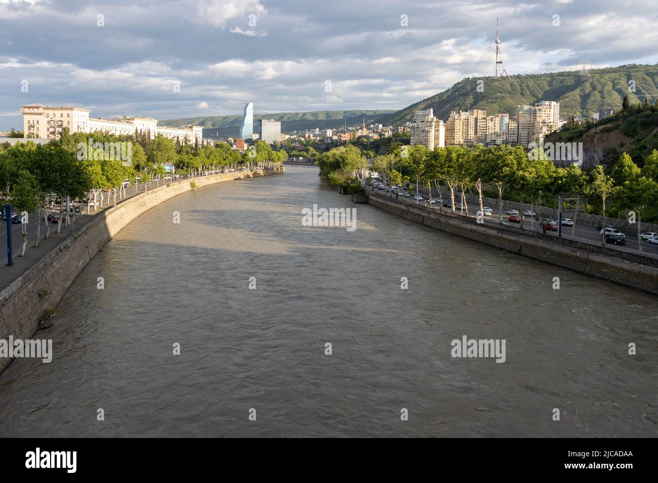 Vista generale del centro di Tbilisi e del fiume Kura. Georgia Foto Stock